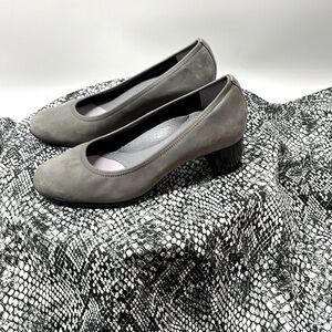 NEW Aravon by Rockport Career Dress Gray Suede Leather Pumps Sz 7 1/2
